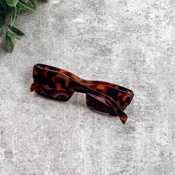 Boutique Tortoise Shell Brown Rectangle Sunglasses - Picture 2 of 3